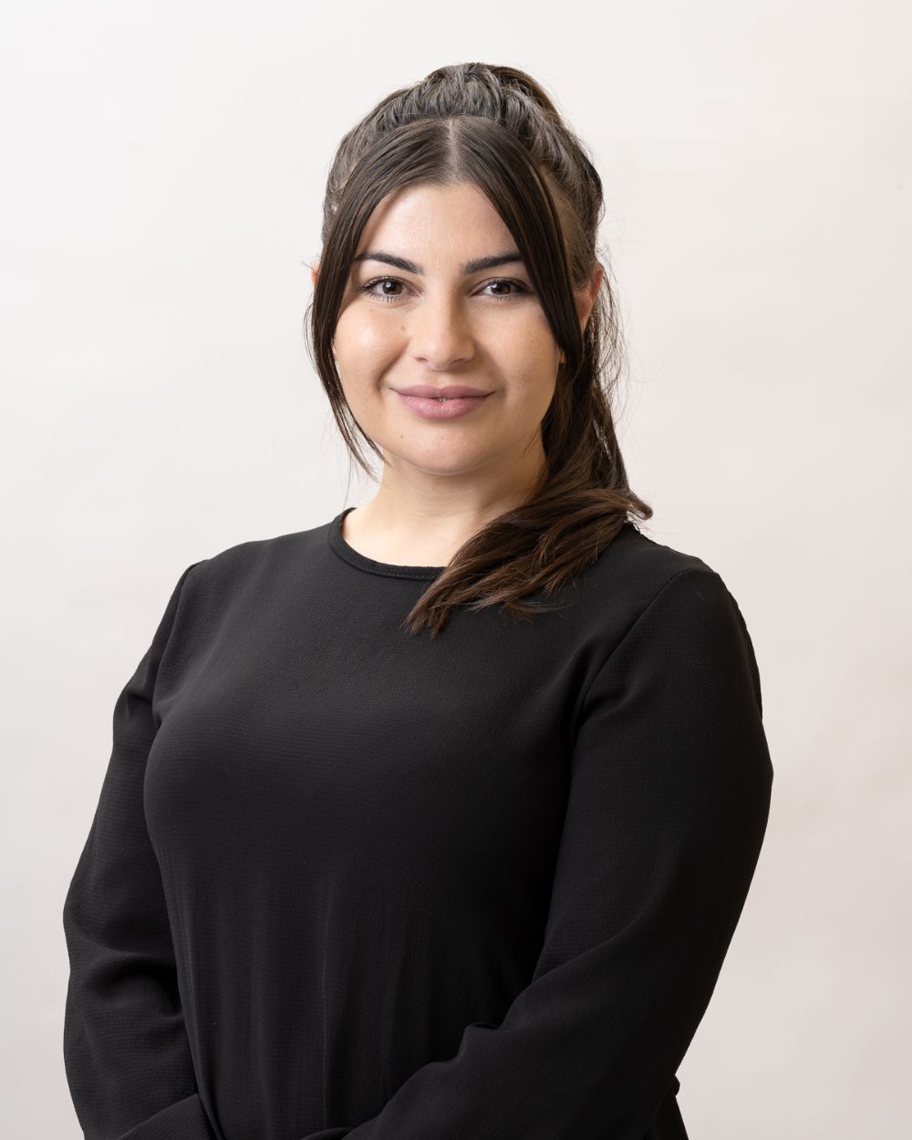 A picture of Sofia Tzevelekos who has over 5 years’ experience working therapeutically with children, teenagers and adults.